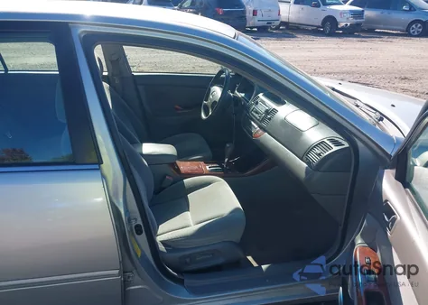 2002 Toyota Camry Xle z USA, uszkodzony, nr VIN 4T1BE30K52U069934